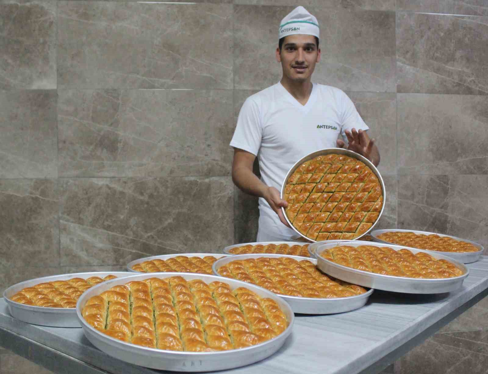 Gaziantepli baklavacıdan bayram öncesi dev indirim
