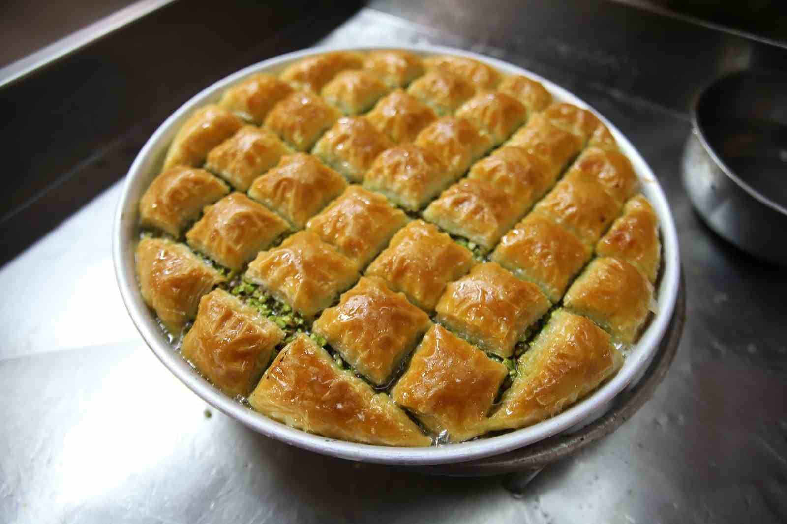 Gaziantepli baklavacıdan bayram öncesi dev indirim
