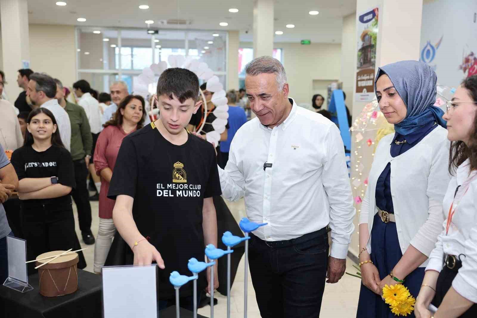 Sultangazi Bilim Merkezi’nde eğitimi tamamlayan öğrenciler için mezuniyet töreni düzenlendi
