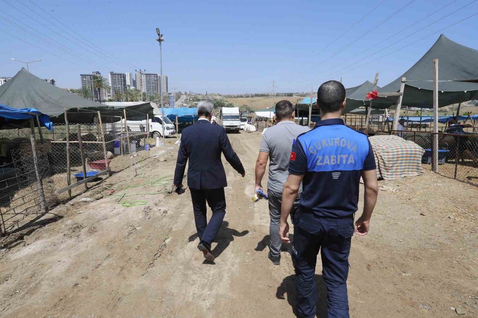 Çukurova’da kurban satış alanları denetleniyor
