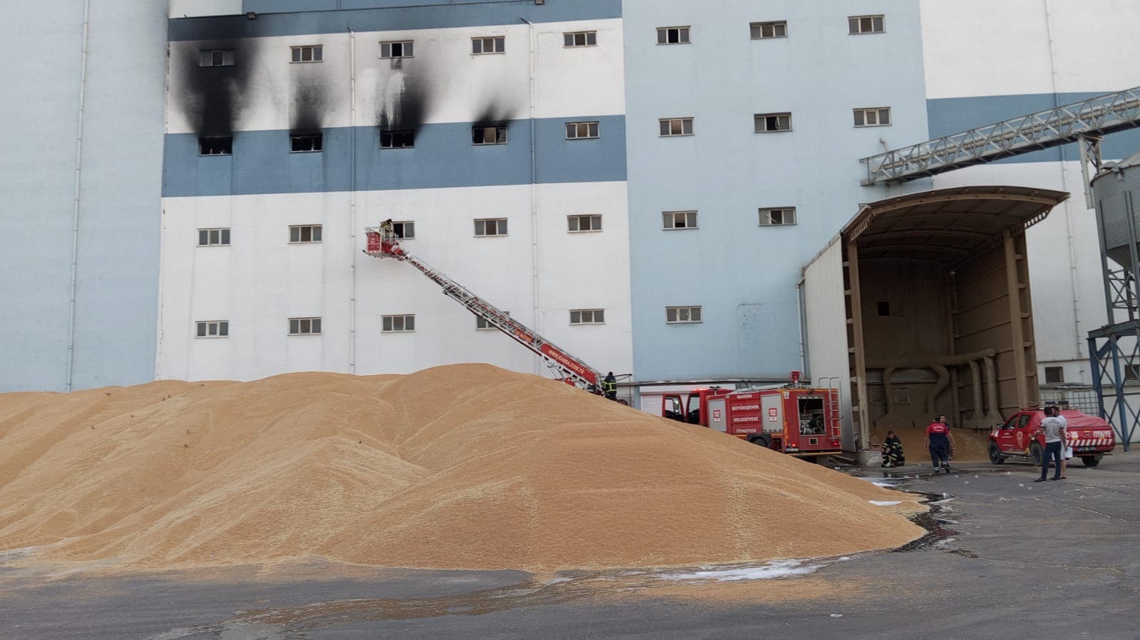 Mardin’de un fabrikasında yangın
