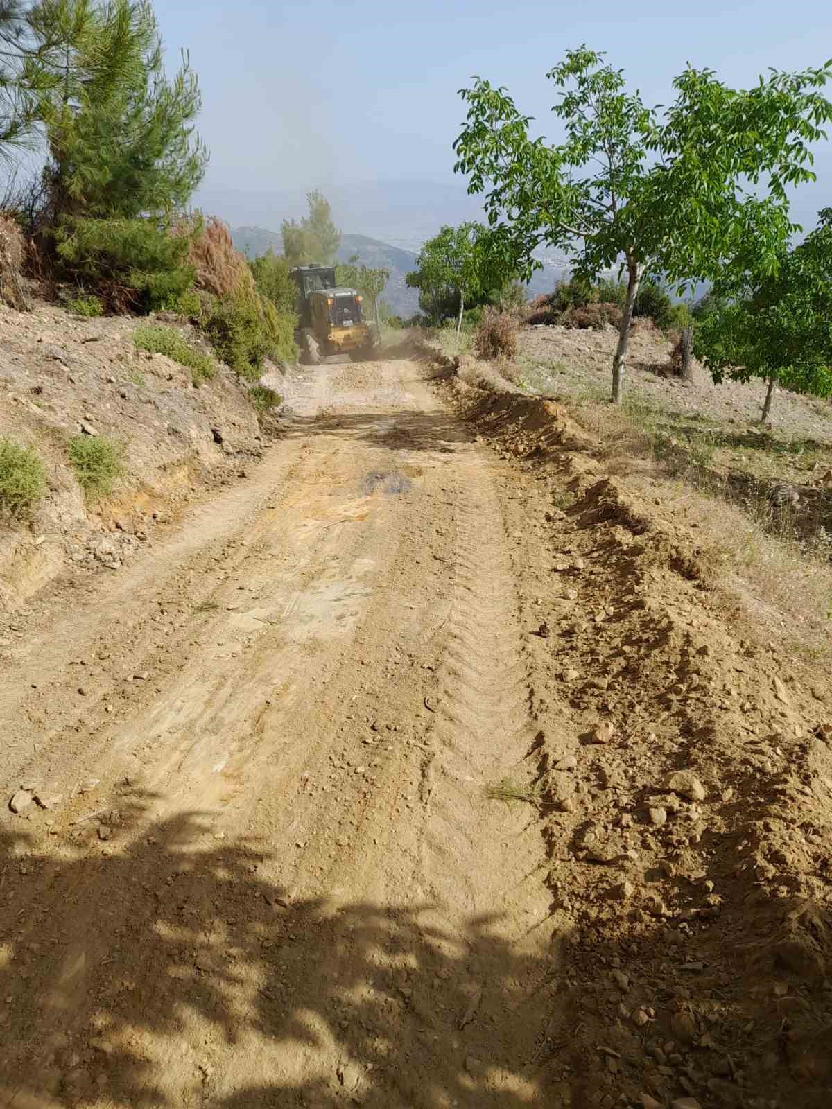 Efeler Belediyesi vatandaş taleplerini yerine getiriyor
