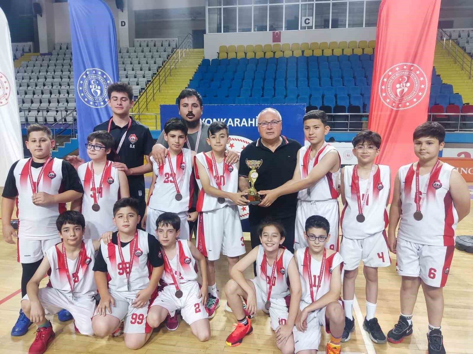 Afyonkarahisar’da basketbol müsabakaları sona erdi
