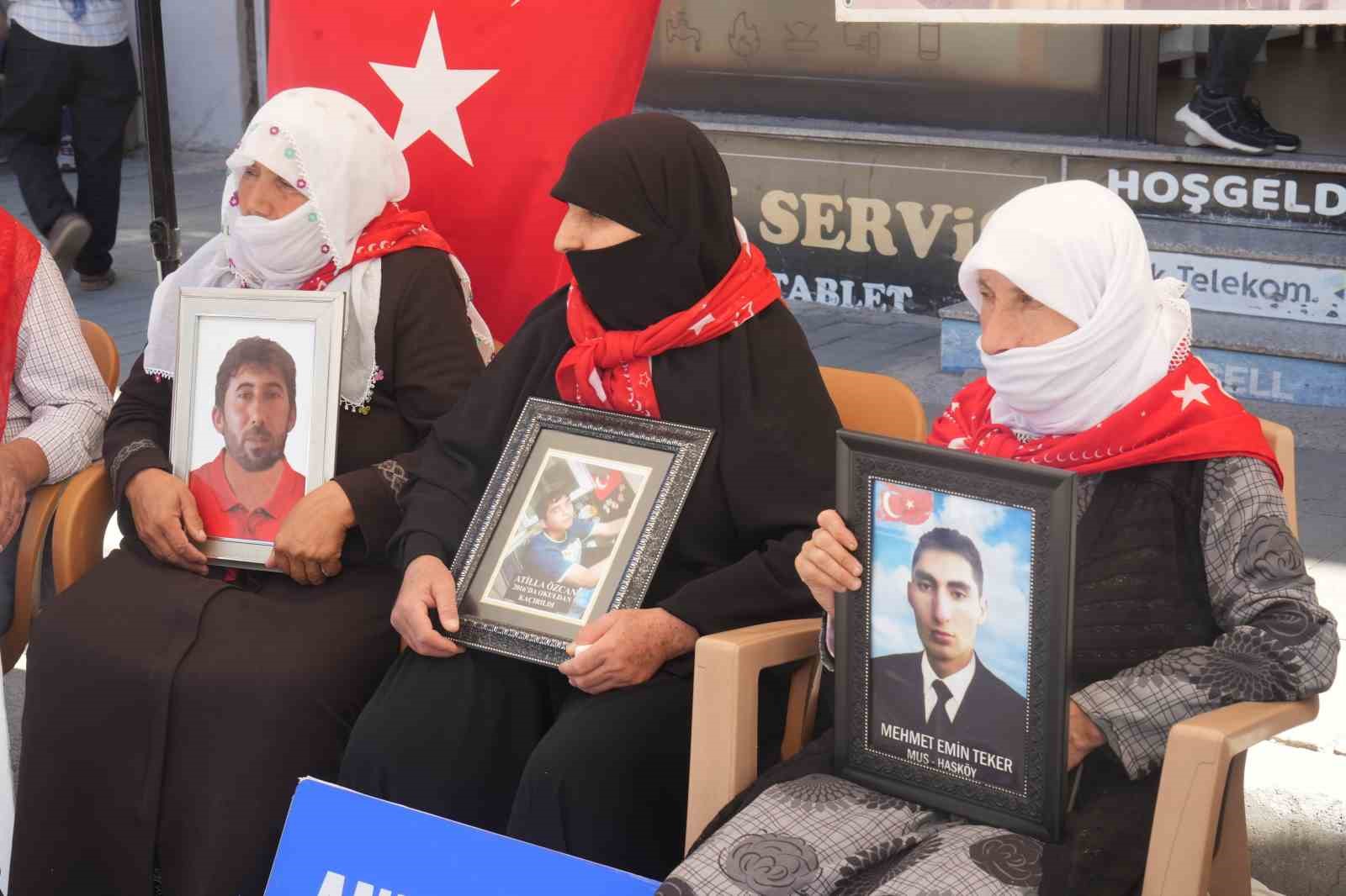 Kurban Bayramı’nı buruk karşılayan aileler eylemini sürdürüyor
