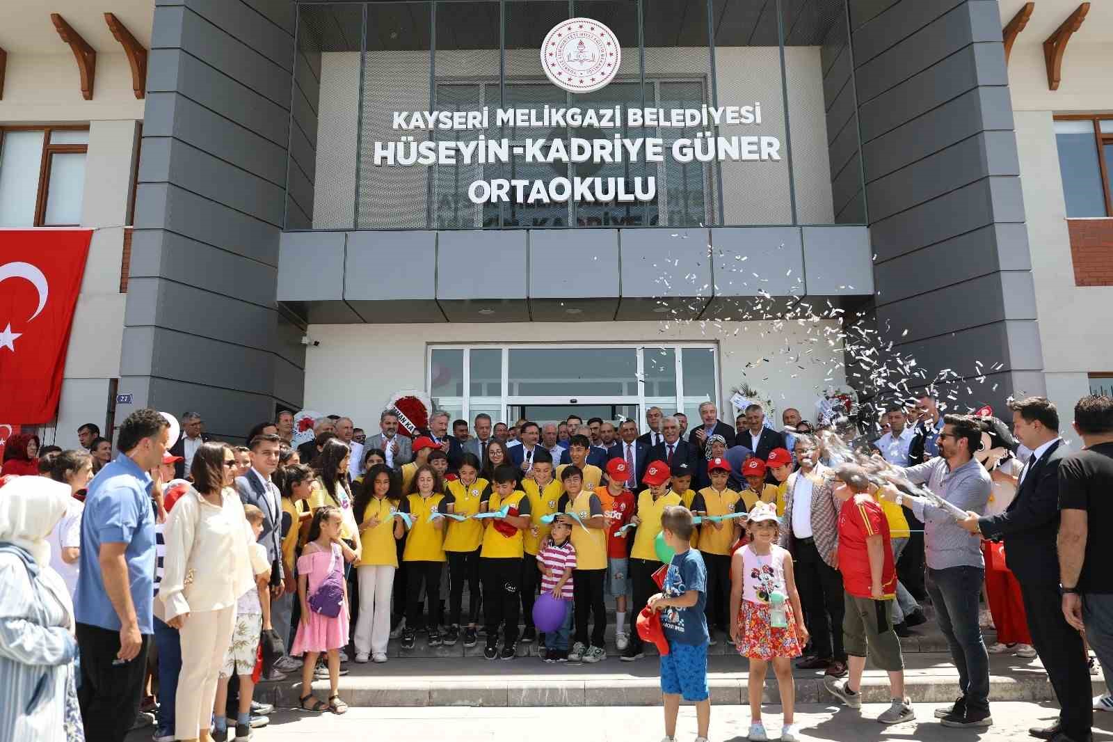 Hüseyin-Kadriye Güner Ortaokulu açıldı
