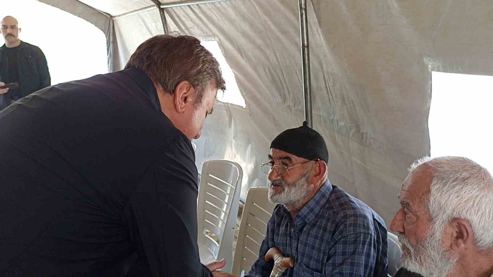 Erzincan Valisi’nden acılı aileye ziyaret
