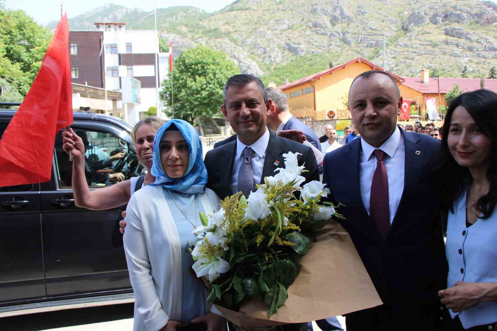 CHP lideri Özel: “Adaletli bir vergi sistemi için Sayın Erdoğan’a dün teklifimizi sunduk”
