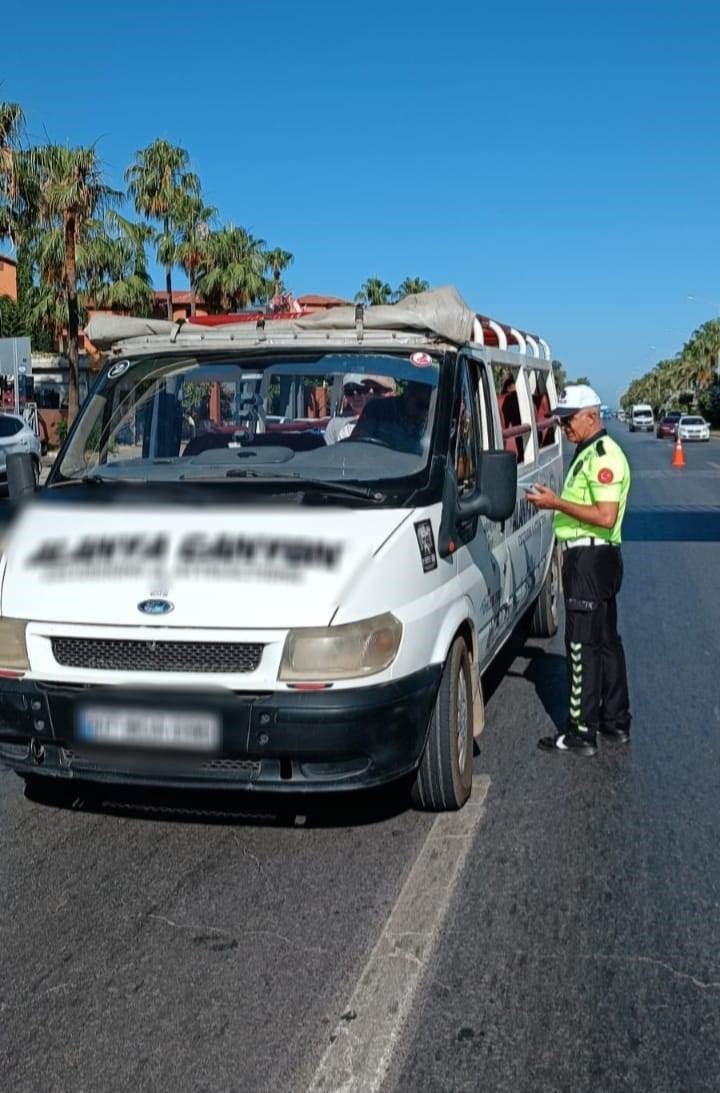 Alanya ve Manavgat’ta safari araçları denetlendi
