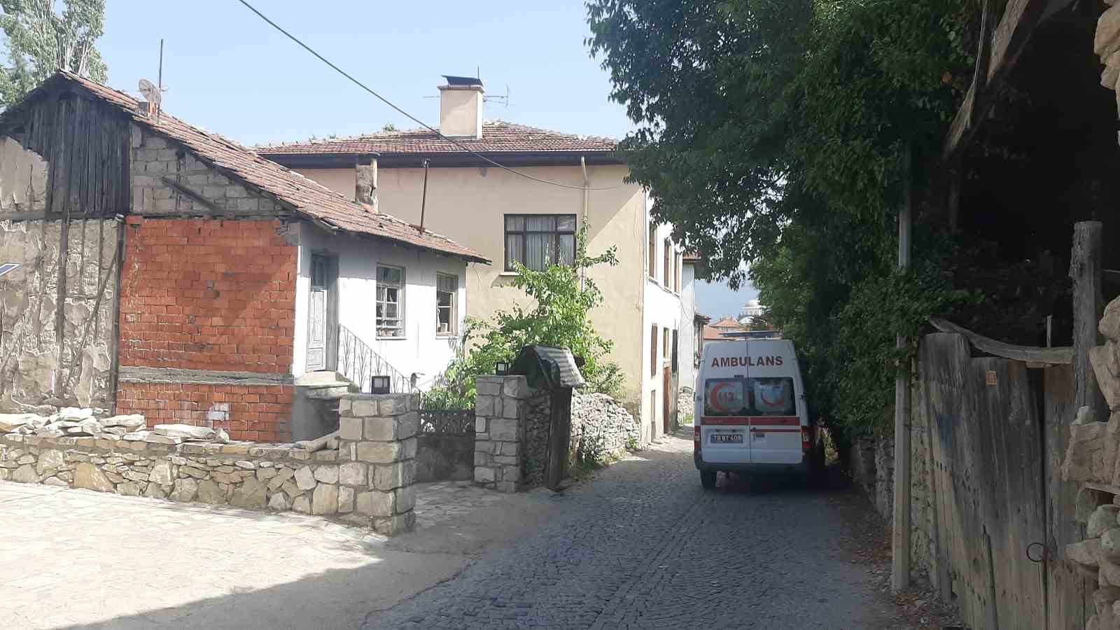 Safranbolu’da 106 yaşındaki kadın bahçede ölü bulundu
