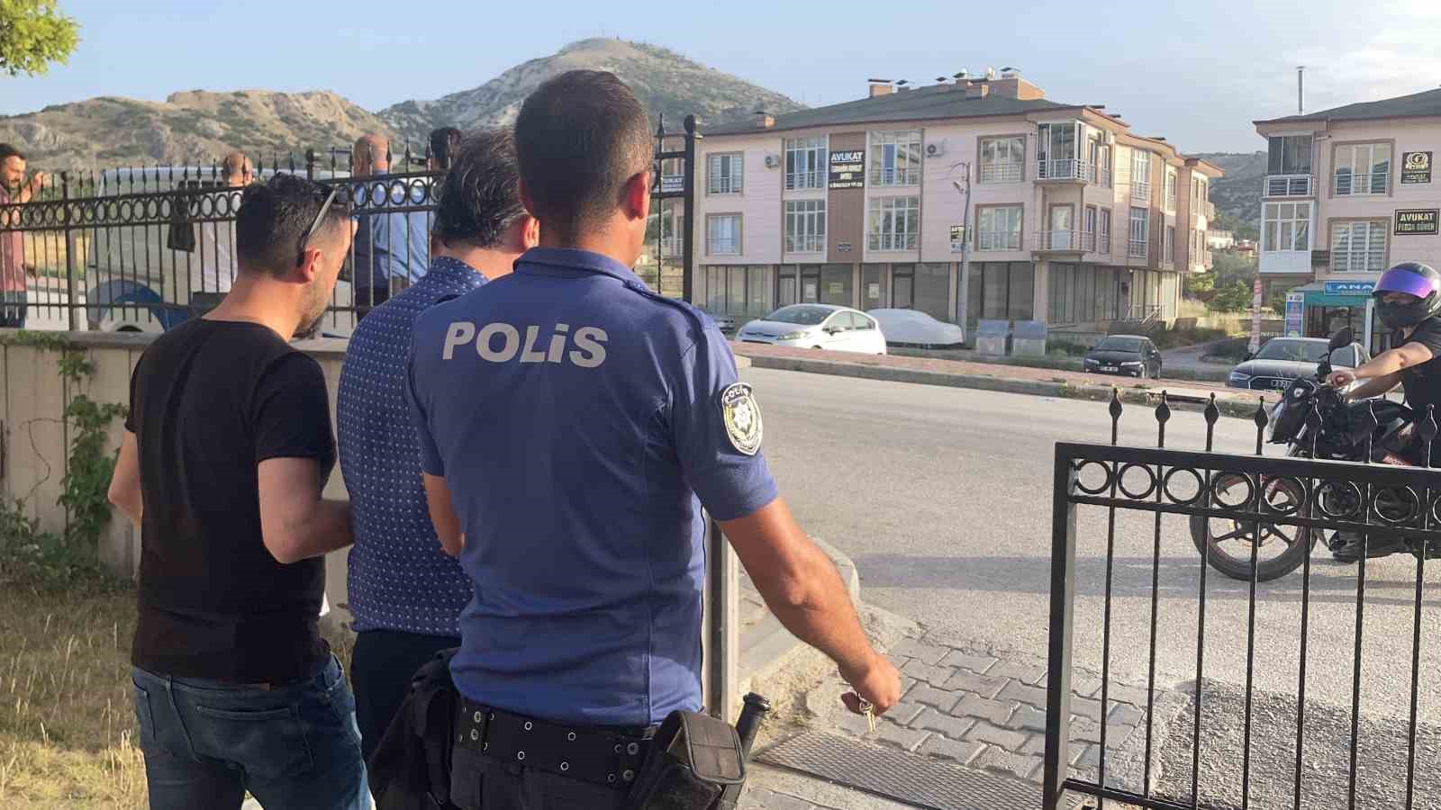 Burdur’daki diyaliz olayında hastane yapımında ve proje kısmında görevli 2 mühendis tutuklandı
