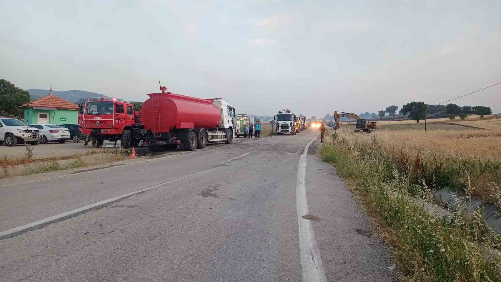 Uşak’ta tarım arazisinde başlayan yangın ormanlık alana sıçradı
