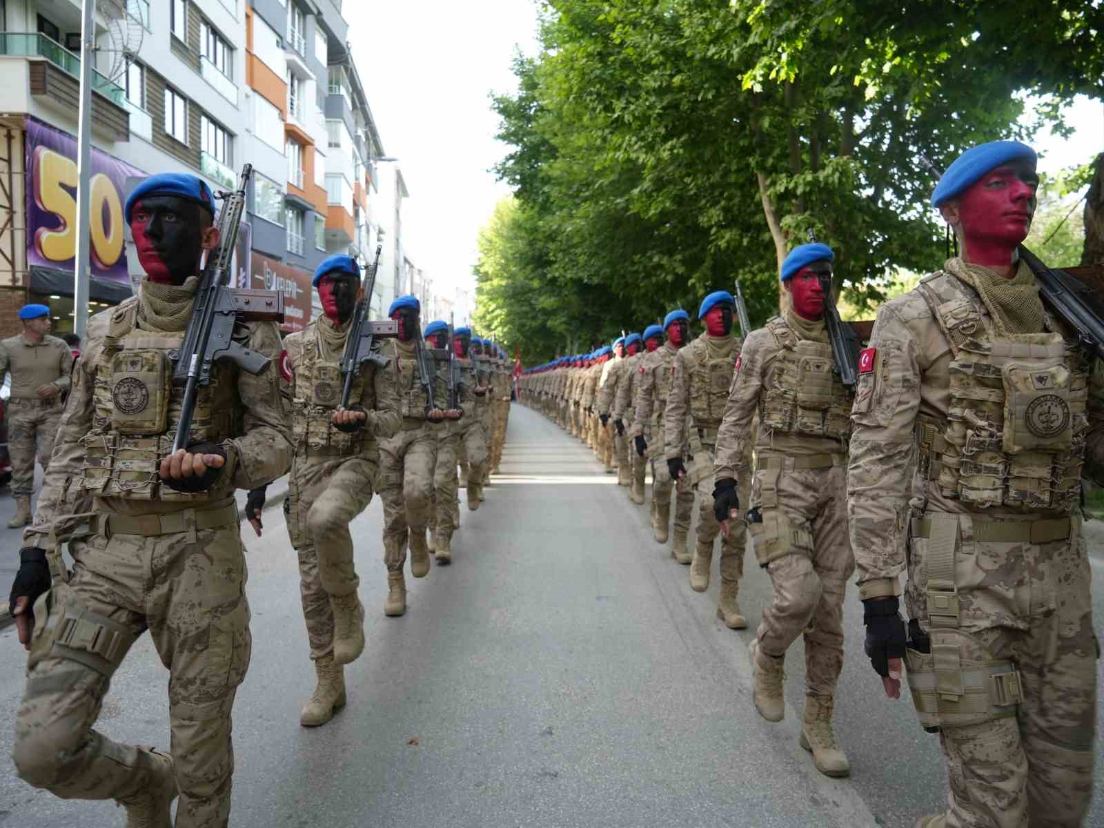 Kurtuluş Savaşı ruhunu 95 kilometrelik yolu yürüyerek yaşadılar
