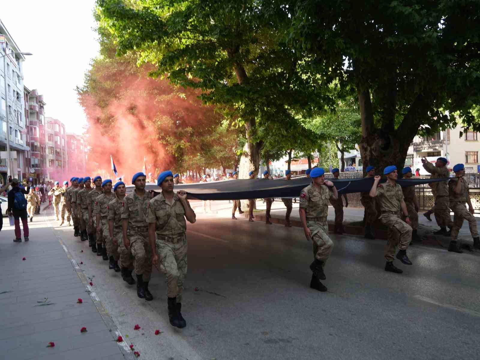 Kurtuluş Savaşı ruhunu 95 kilometrelik yolu yürüyerek yaşadılar
