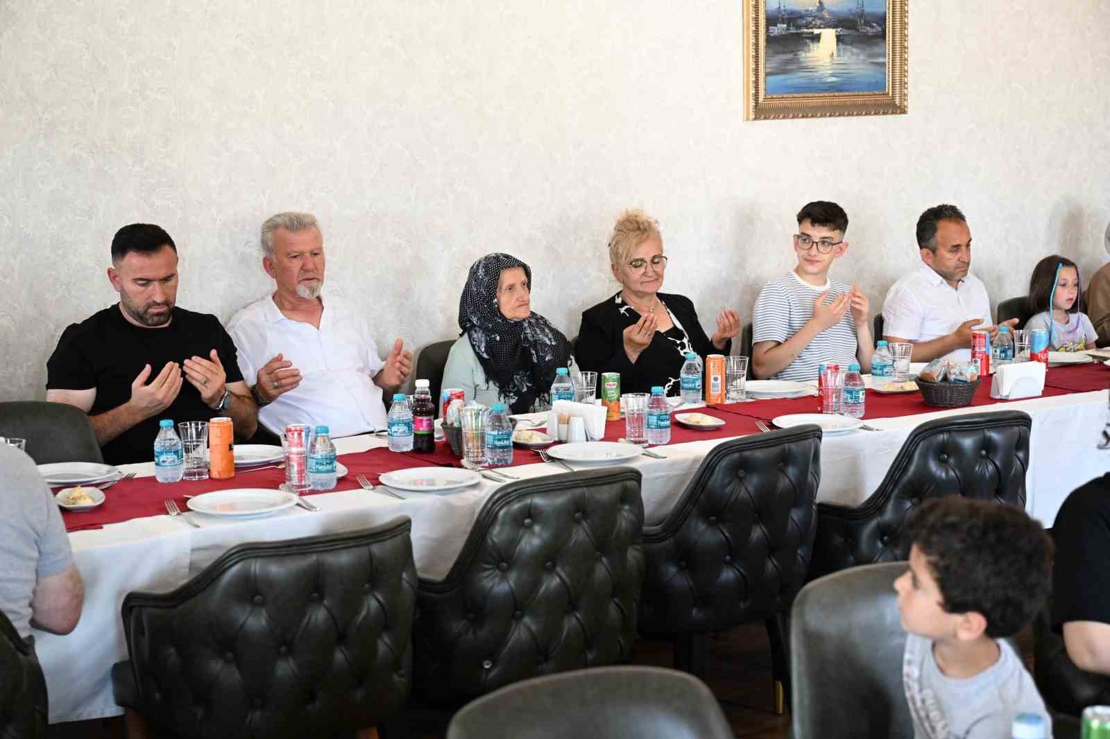 Gaziosmanpaşa Belediye Başkanı Bahçetepe şehit ailelerini ağırladı
