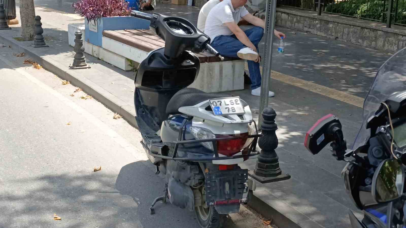 Plakanın kapanması için hazırlanan özel mekanizma ekiplerin dikkatinden kaçmadı
