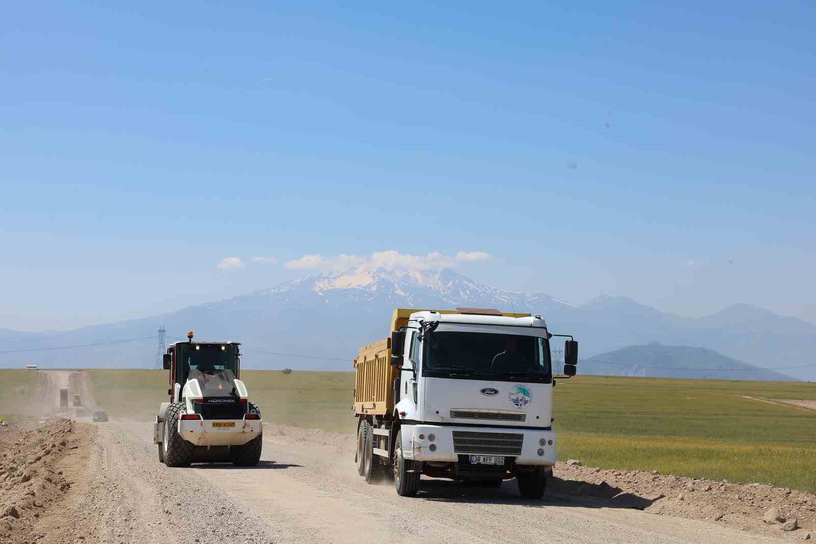 Büyükşehirden Yamula Barajı’na kıyısı olan 3 mahalleye ulaşımı sağlayan yolda 36 milyon TL’lik çalışma
