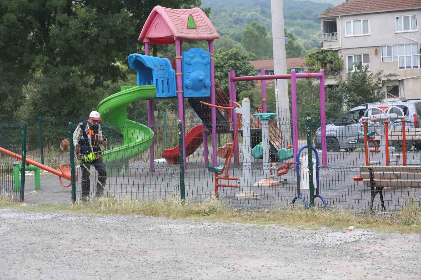 Serdivan’da yaz temizliği devam ediyor
