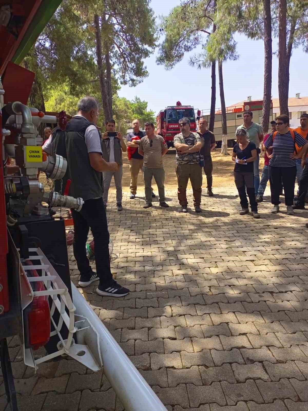 Marmaris Orman İşletme Müdürlüğü’nden arama kurtarma ekiplerine yangın eğitimi
