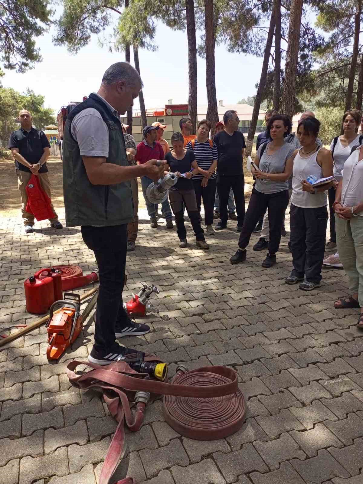 Marmaris Orman İşletme Müdürlüğü’nden arama kurtarma ekiplerine yangın eğitimi
