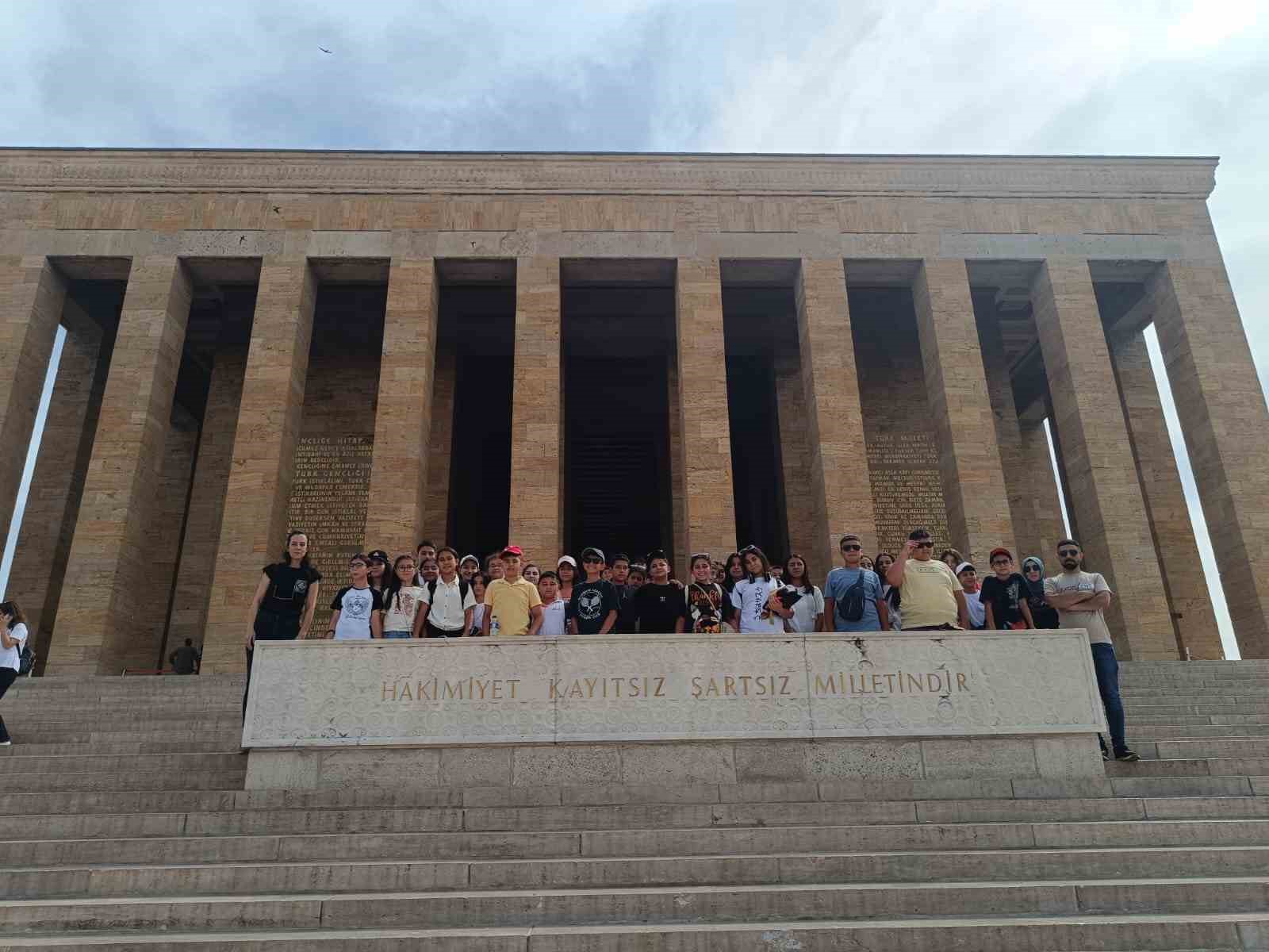 Sarıgöllü öğrencilerden Anıtkabir ziyareti
