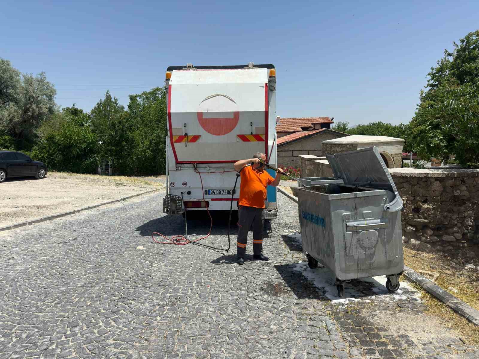 Elazığ Belediyesinden bayram temizliği
