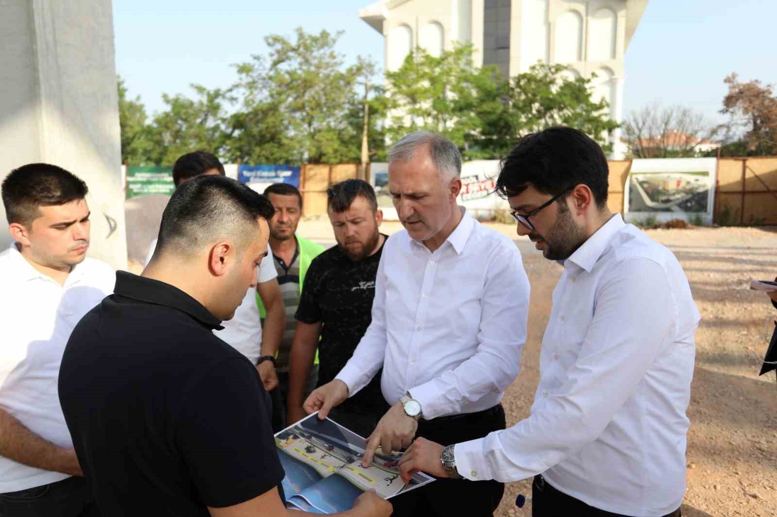 İnegöl Akhisar Spor Salonu yükseliyor
