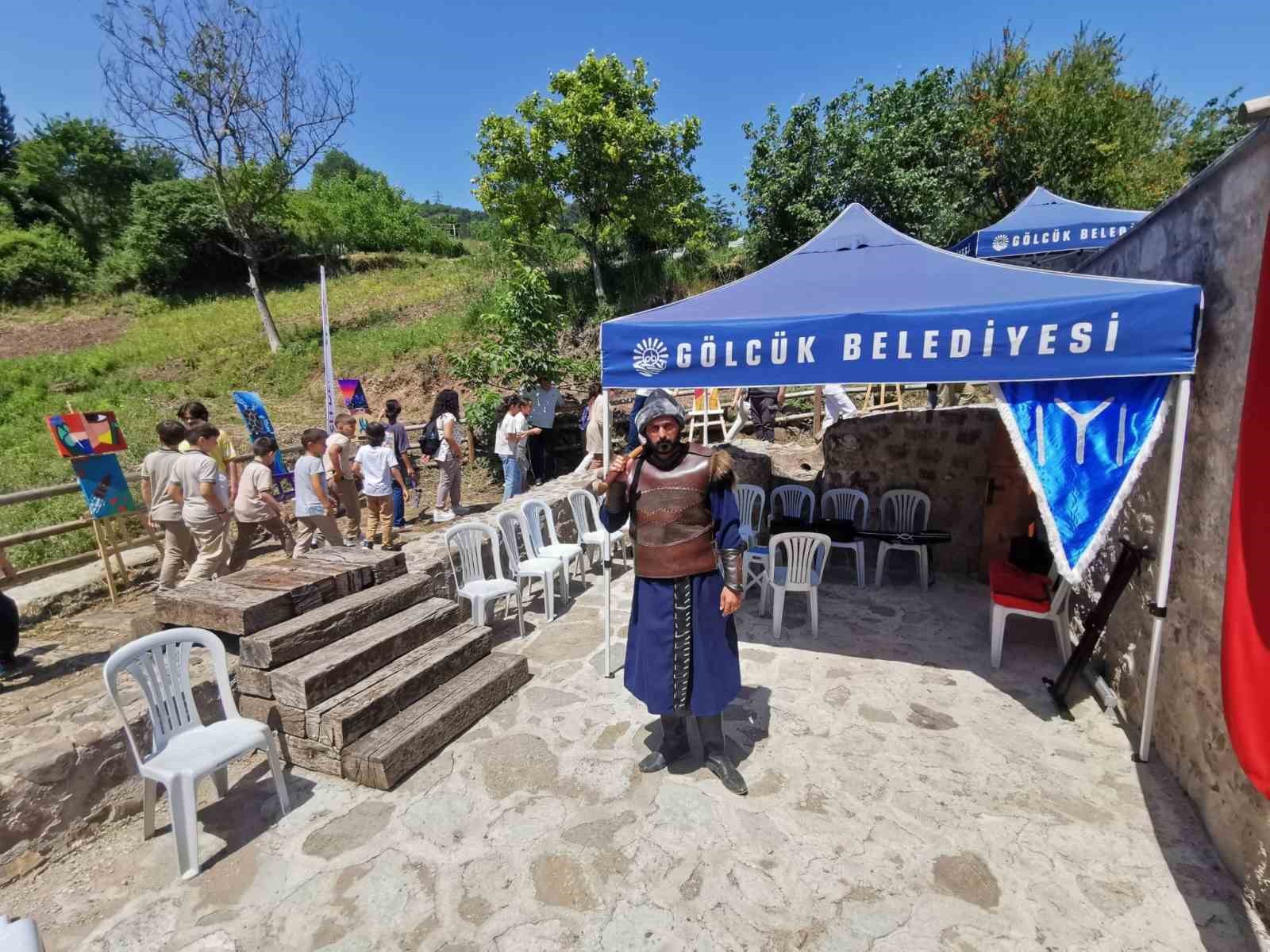 Yeniden ihya edilen tarihi hamam öğrencileri ağırladı
