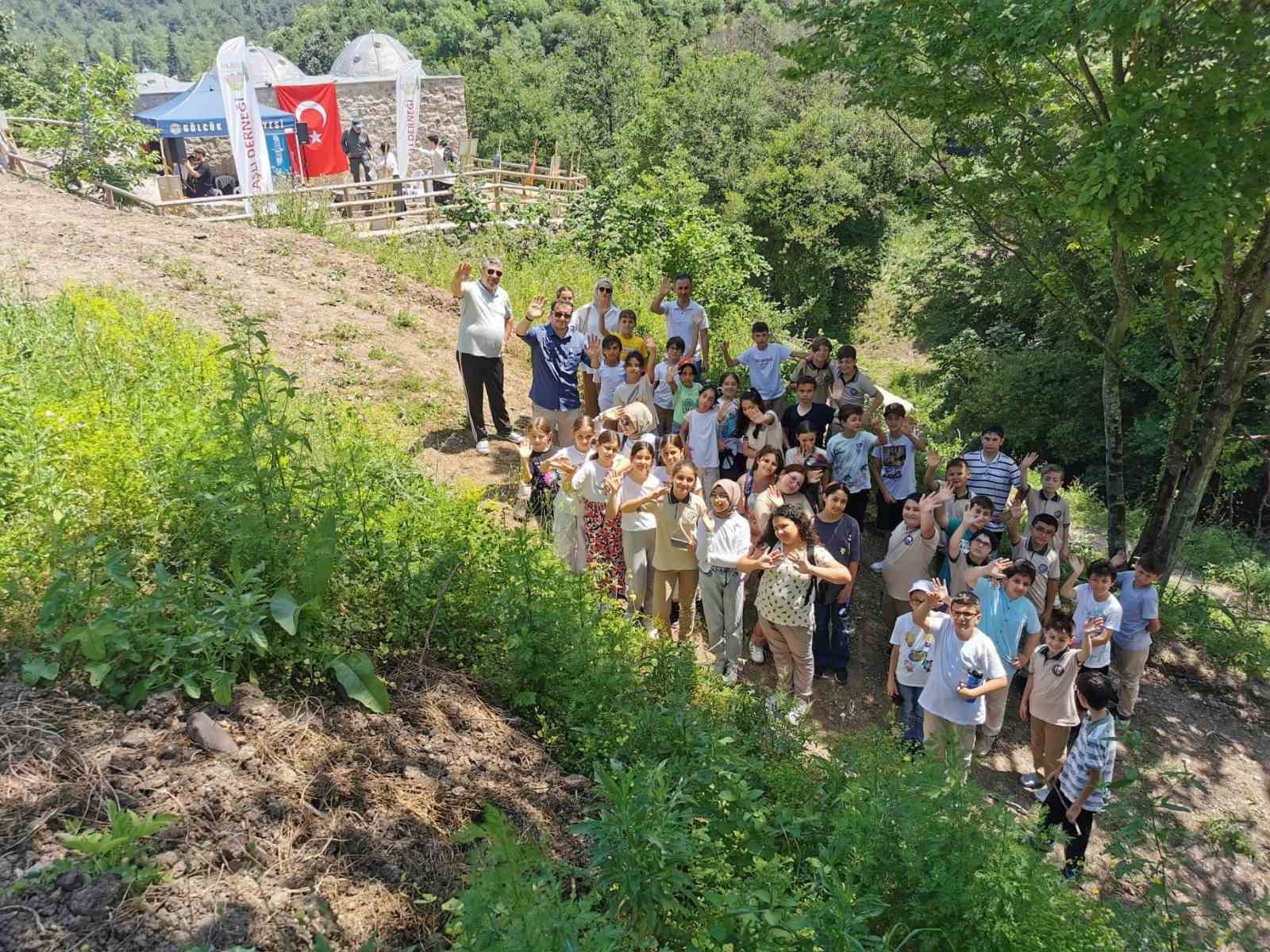 Yeniden ihya edilen tarihi hamam öğrencileri ağırladı
