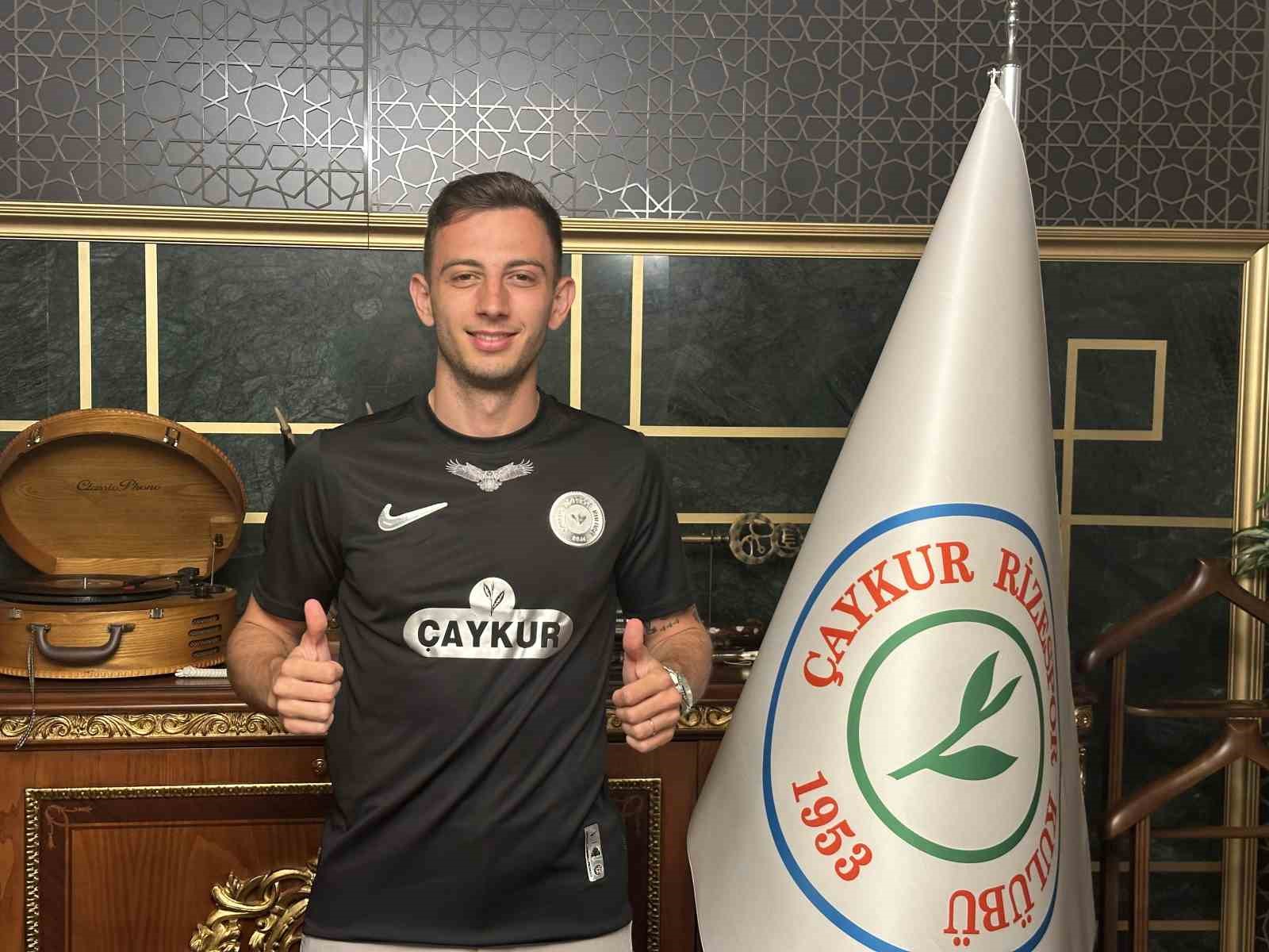 Çaykur Rizespor, Giannis Papanikolaou’u renklerine bağladı
