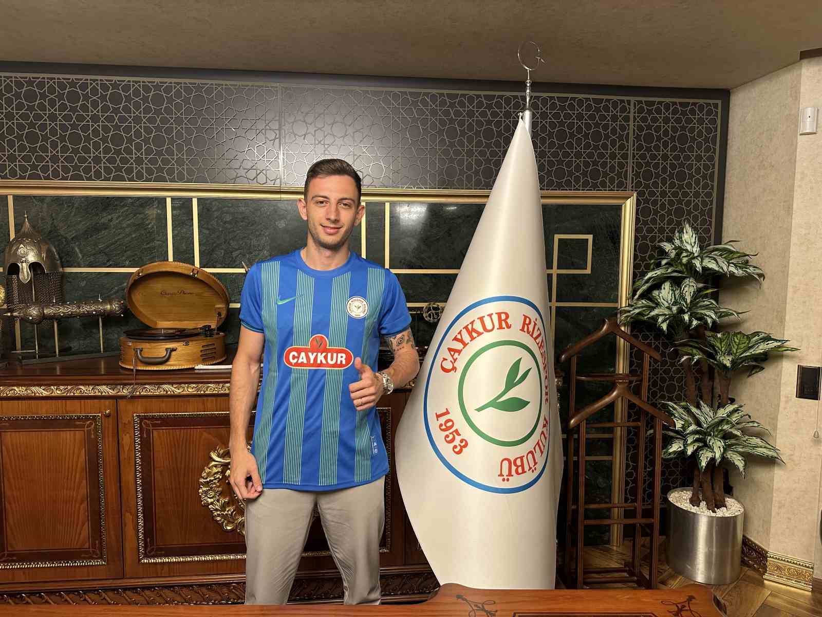 Çaykur Rizespor, Giannis Papanikolaou’u renklerine bağladı
