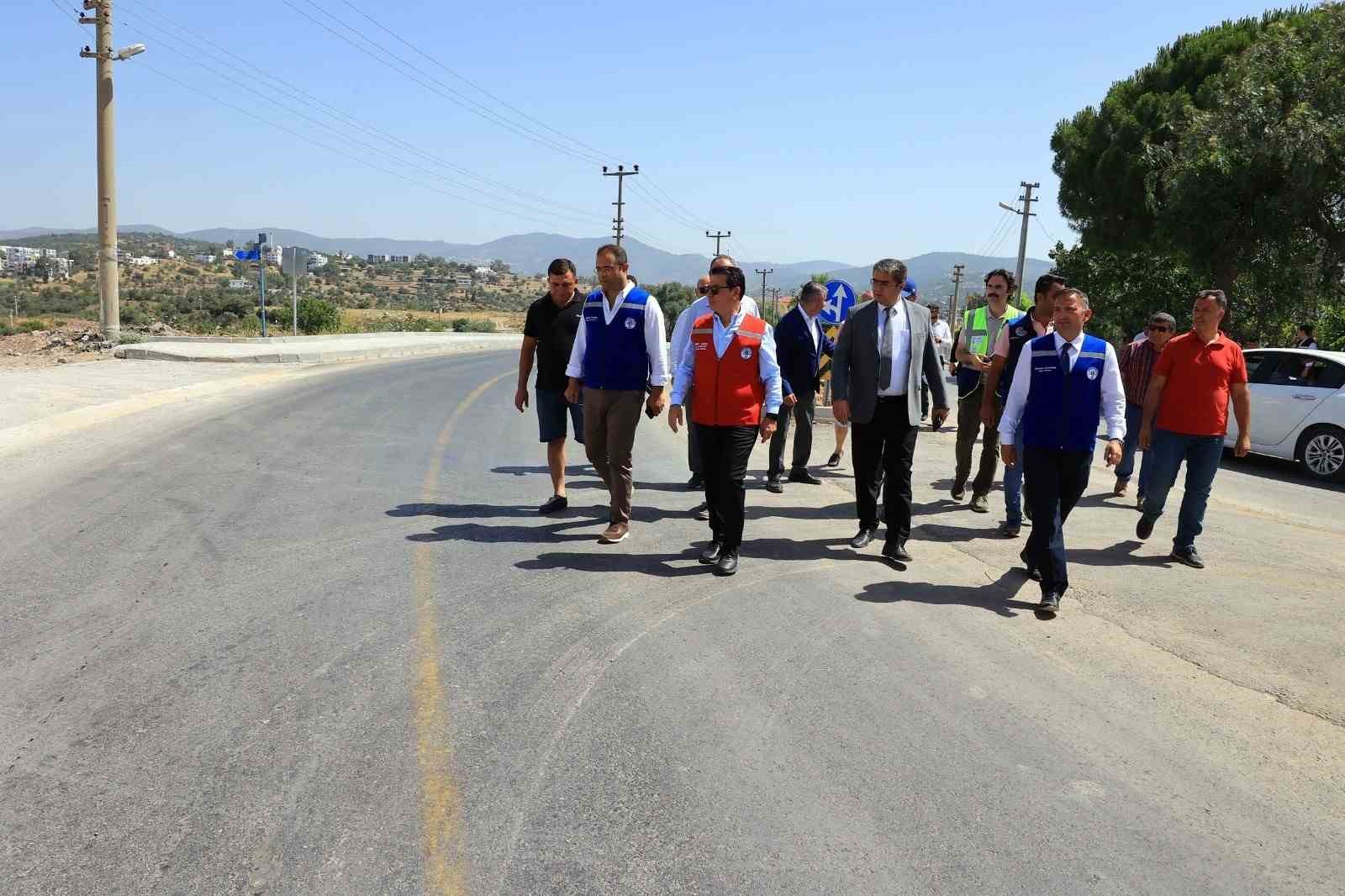 Başkan Aras Yalıkavak ve Mumcular yol çalışmalarını inceledi
