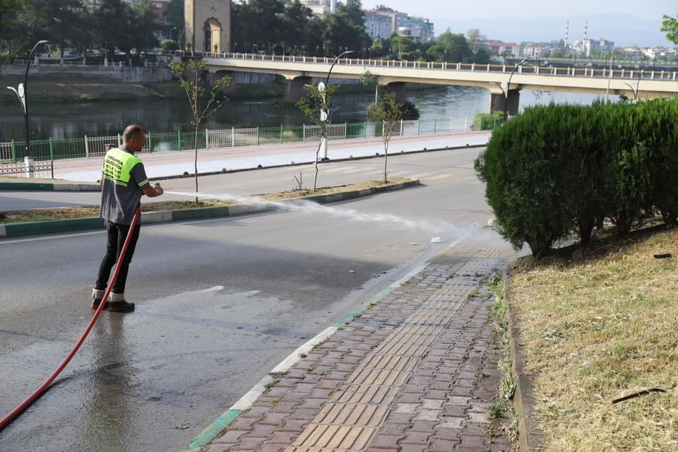 Çarşamba’da temizlik çalışması
