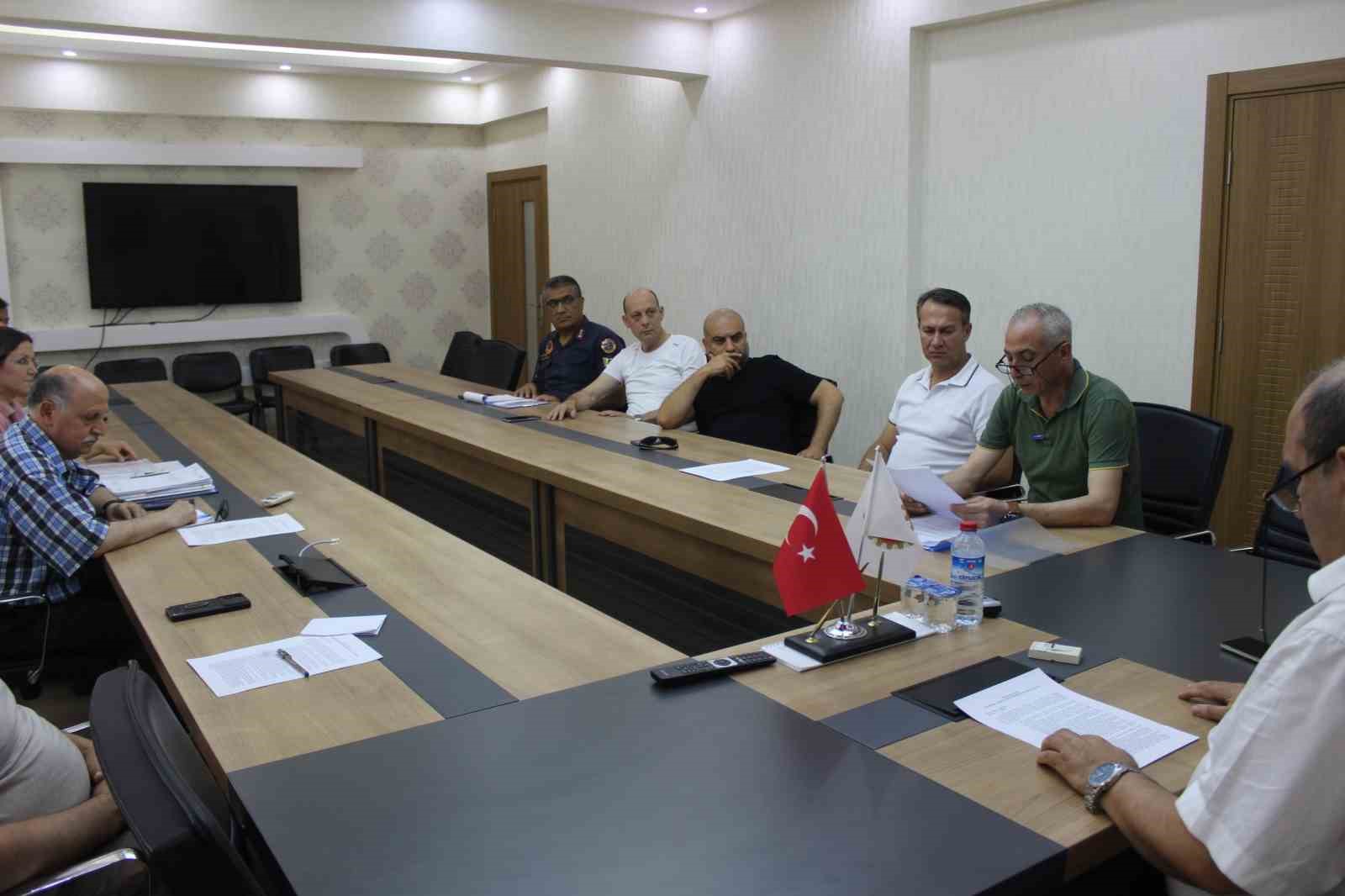 Mevsimlik tarım işçileri ile ilgili alınacak tedbirlere yönelik toplantı gerçekleştirildi
