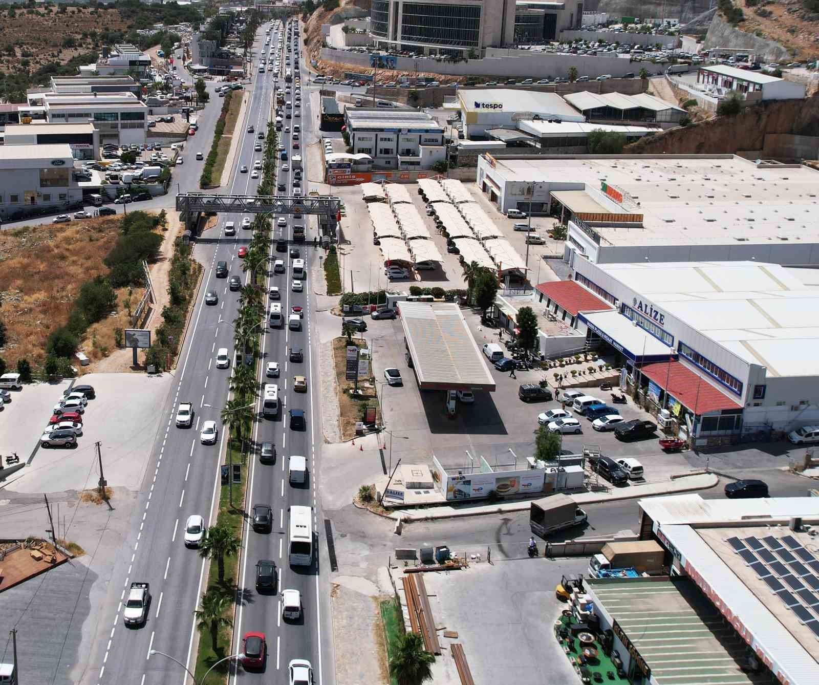 Bodrum’da bayram tatili başlamadan trafik başladı
