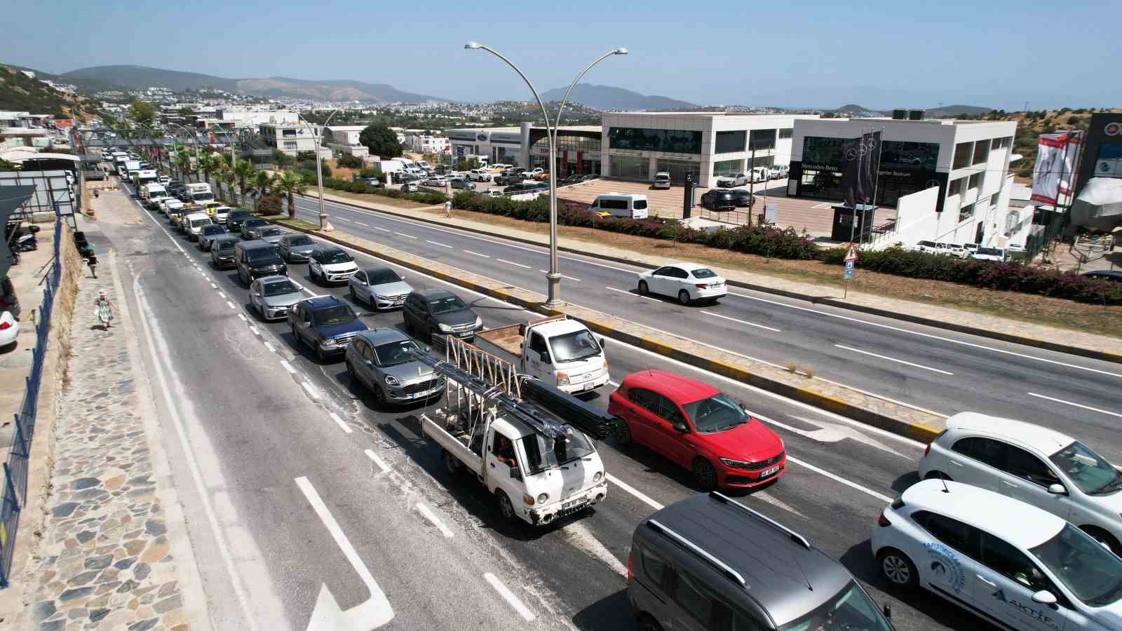 Bodrum’da bayram tatili başlamadan trafik başladı
