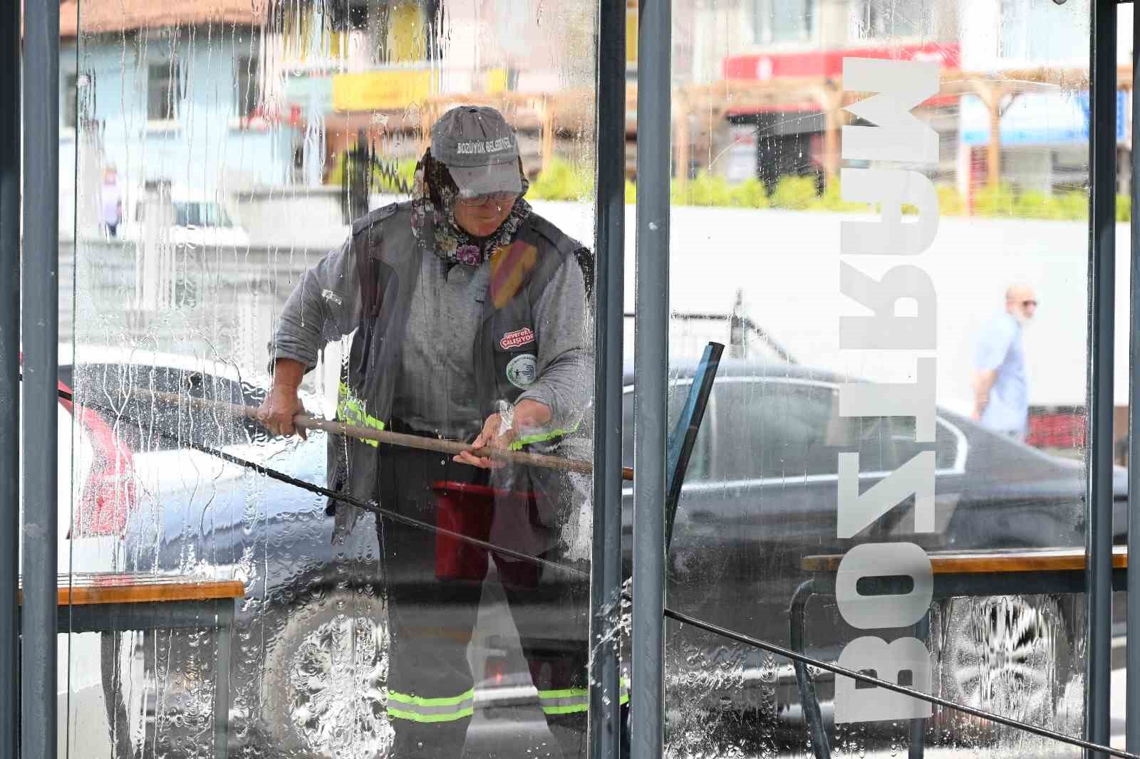 BOZTRAM istasyonlarında temizlik çalışmaları
