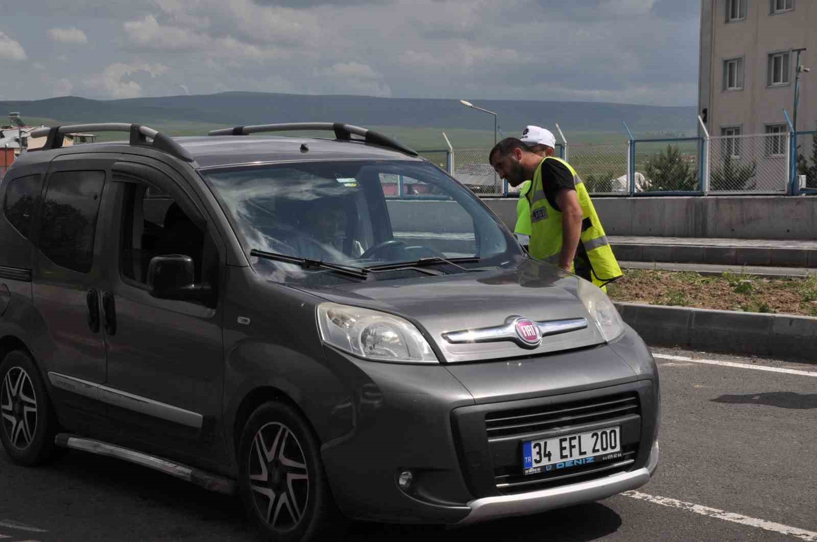 Kars’ta güvenlik ve trafik uygulamaları sürüyor
