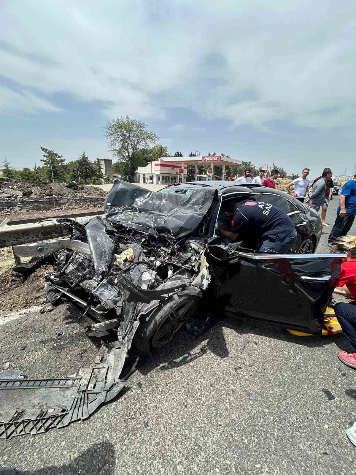 Tekirdağ’da tıra çarpan otomobil sürücüsü hayatını kaybetti
