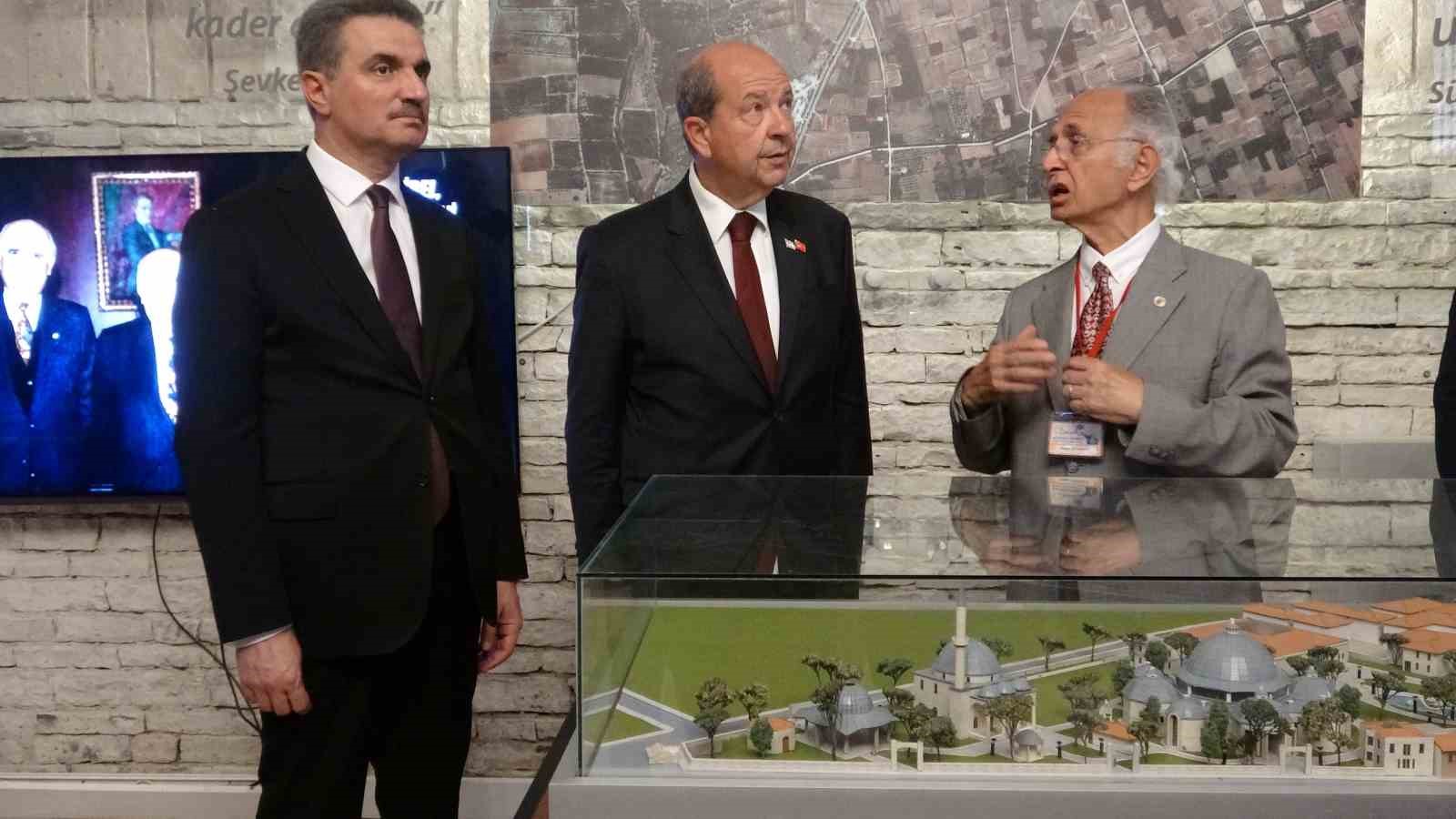 KKTC Cumhurbaşkanı Tatar, 9. Cumhurbaşkanı Demirel’in anıt mezarını ziyaret etti.
