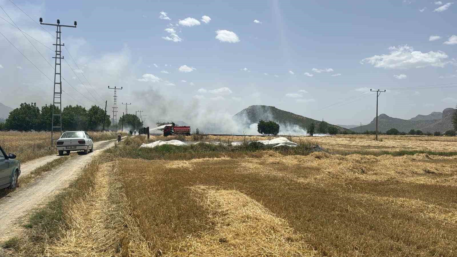 Bucak’ta aynı günde çıkan 6 farklı yangında 400 dekar alan yandı
