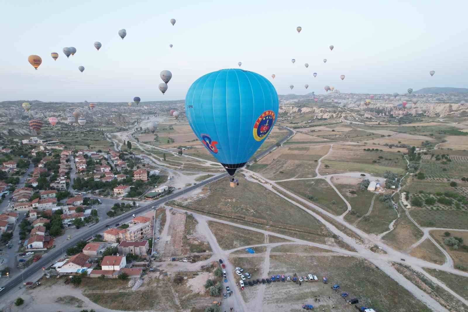 Jandarmanın kuruluş yıl dönümü gökyüzünde kutlandı
