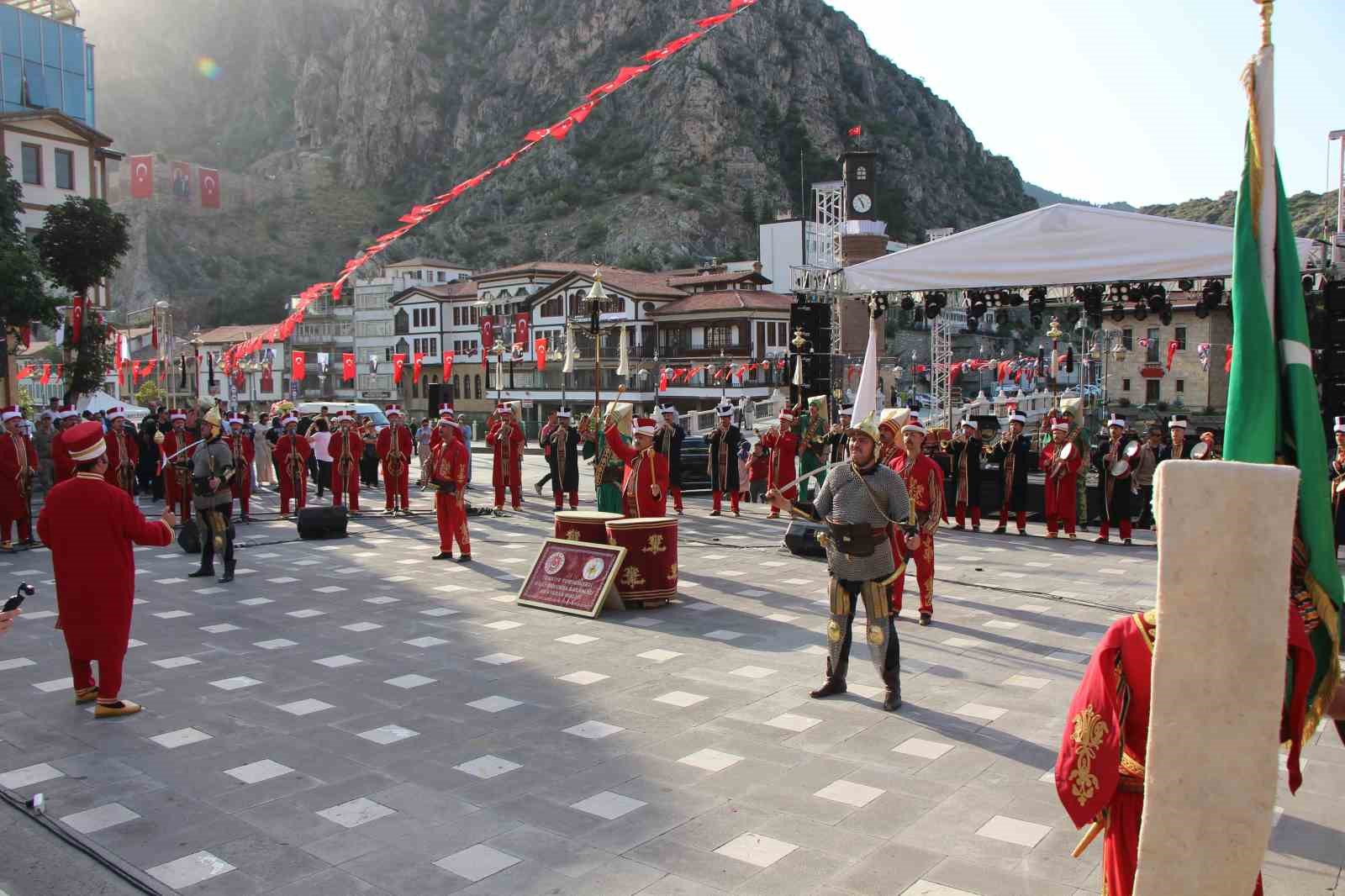 MSB Mehteran Birliği, şehzadeler şehri Amasya’yı coşturdu
