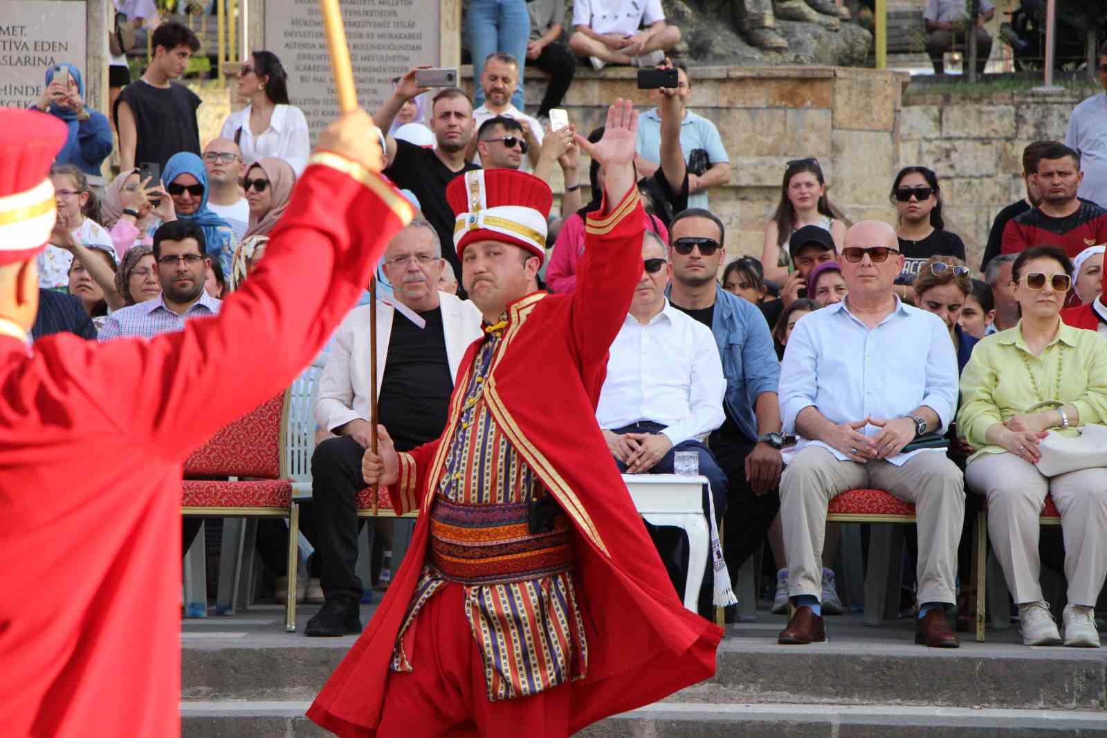 MSB Mehteran Birliği, şehzadeler şehri Amasya’yı coşturdu
