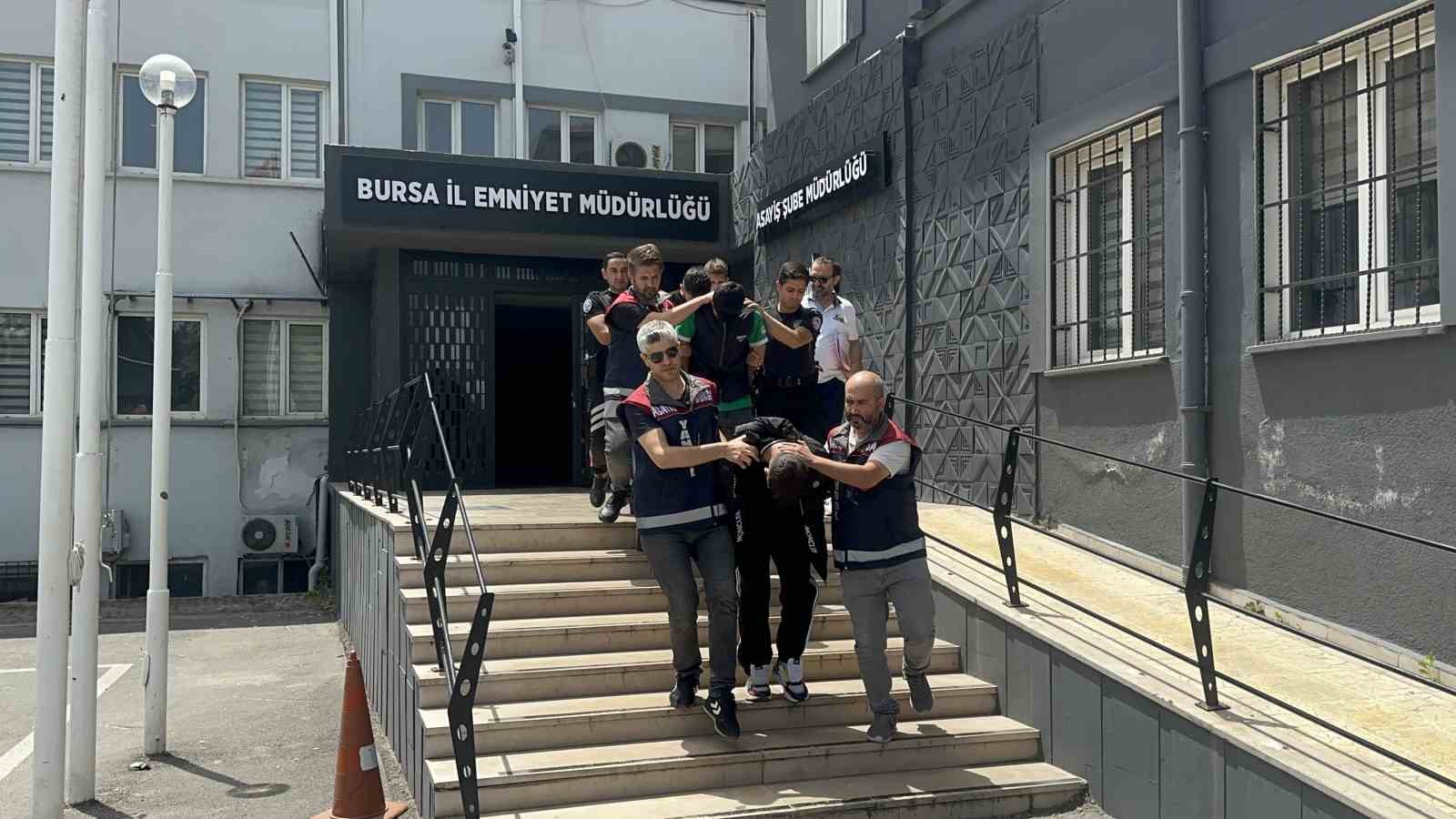 ’Başkomiser Volkan’ çetesini gerçek komiserler enseledi
