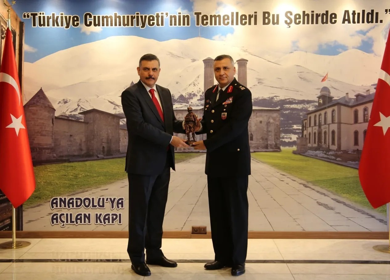 Jandarmadan kuruluş yıldönümü coşkusu
