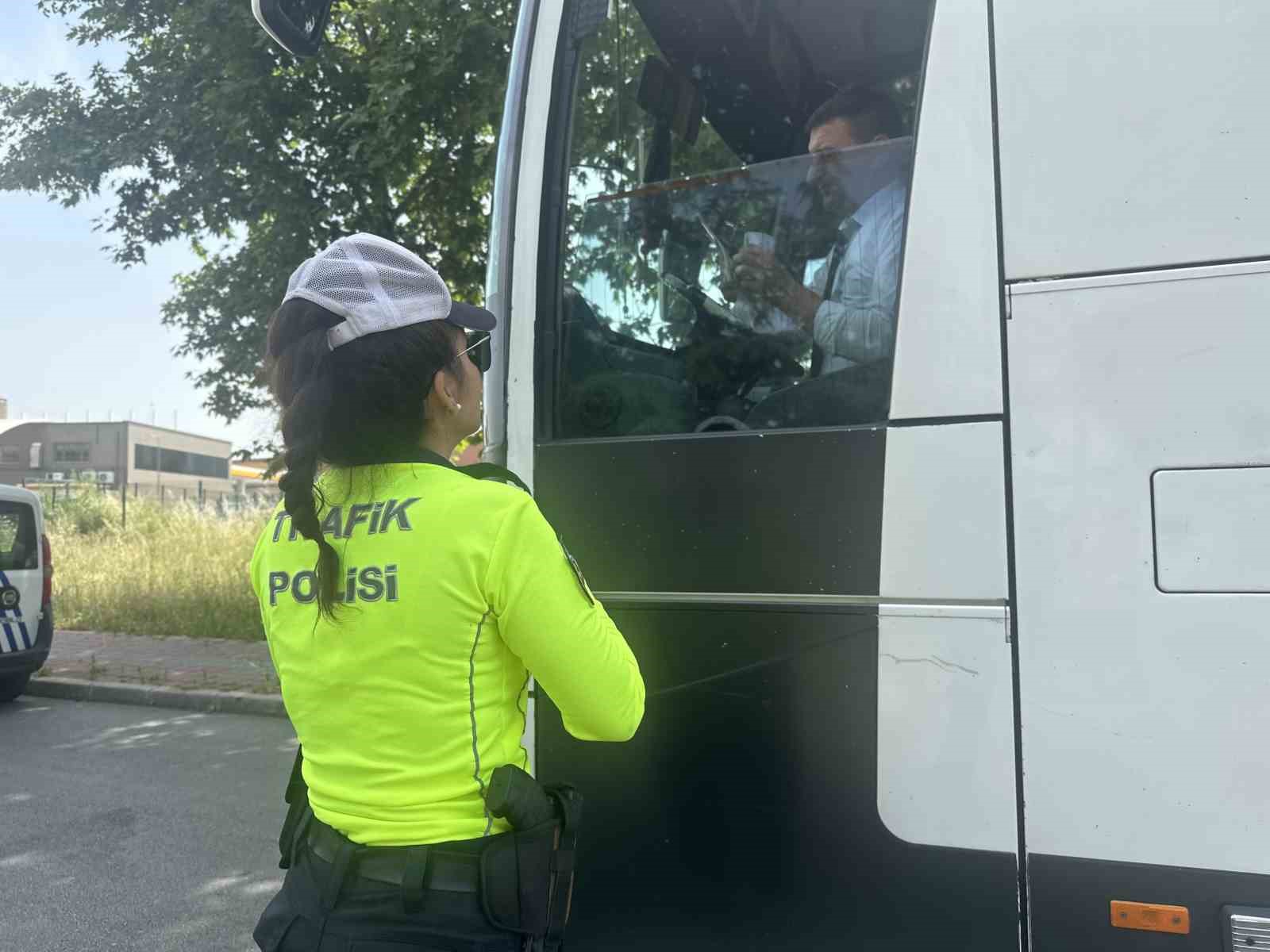 Yaklaşan bayram öncesi tedbirler arttı, otobüsler teker teker durduruldu
