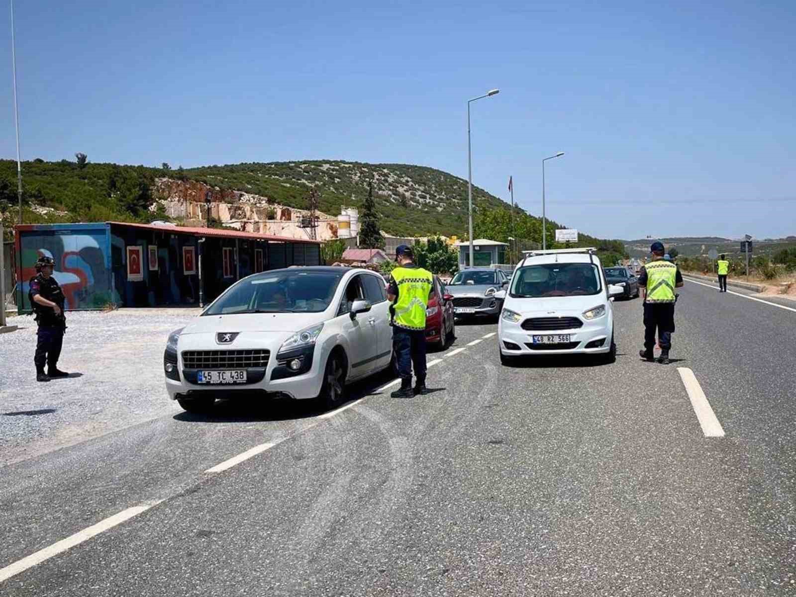 Jandarma’dan Bayram öncesi 375 personel ile huzur ve güven uygulaması
