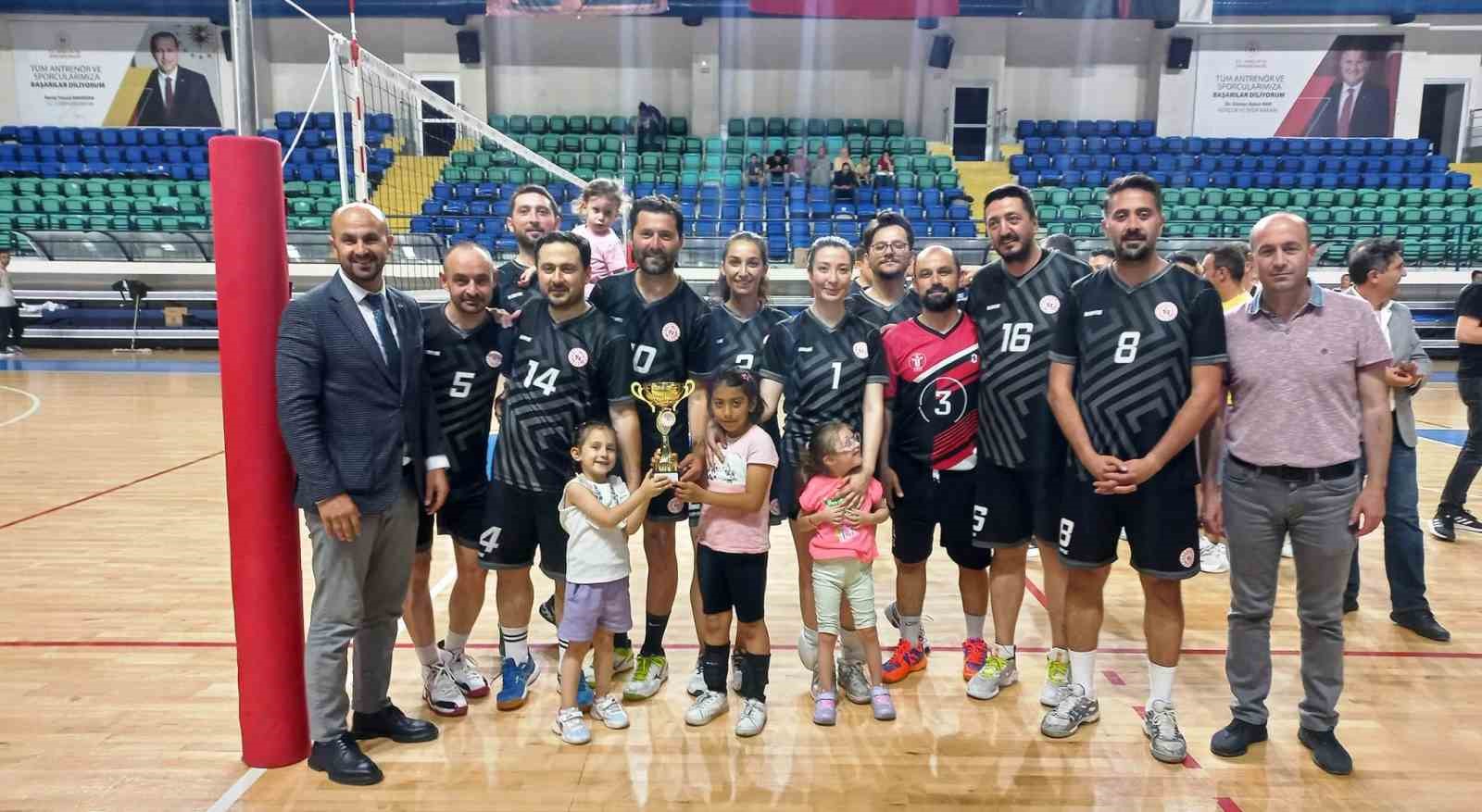 Kütahya’da kurumlar arası voleybol turnuvası
