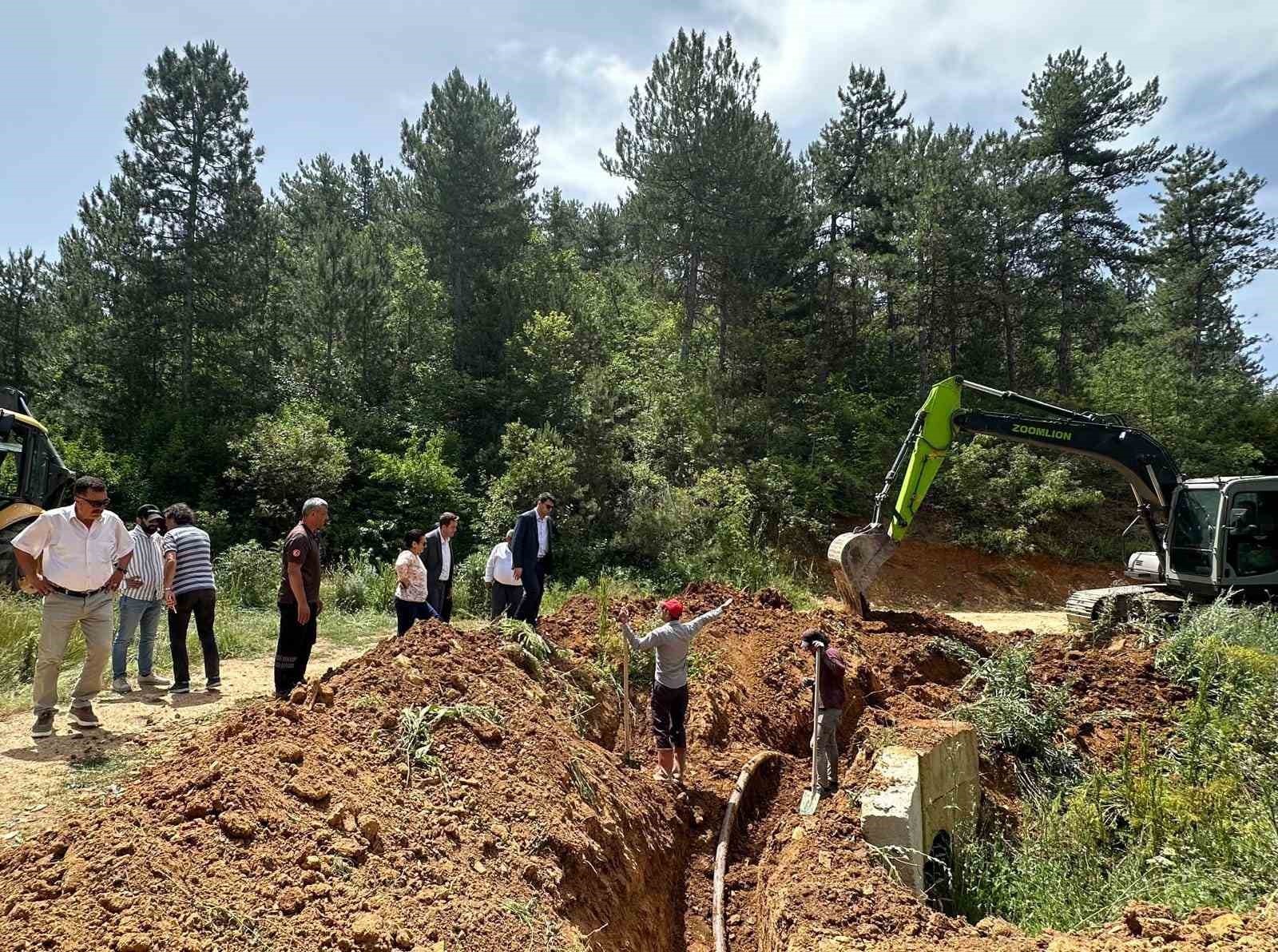 Hisarcık Kaymakamı Bahar su altyapı hatlarındaki çalışmaları yerinde inceledi
