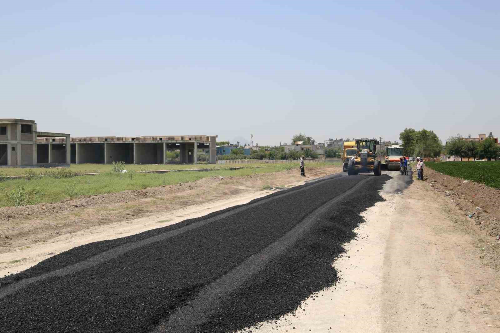 Ceyhan’da İnönü Mahallesi’nin 30 yıllık yol sorunu tarihe karışıyor
